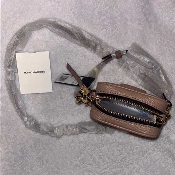 Marc Jacobs Brown Leather Crossbody Bag with Adjustable Strap - Picture 5 of 7